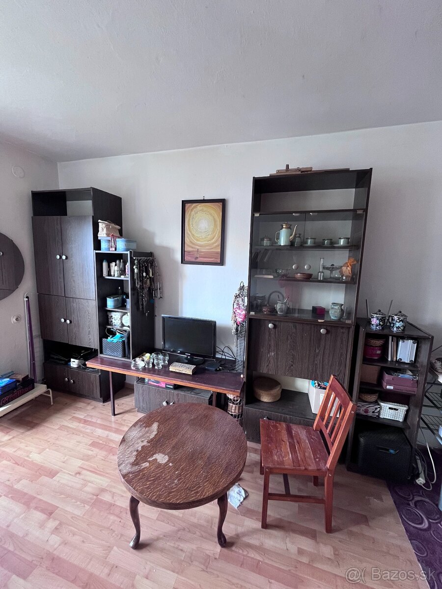 Starý nábytok za odvoz