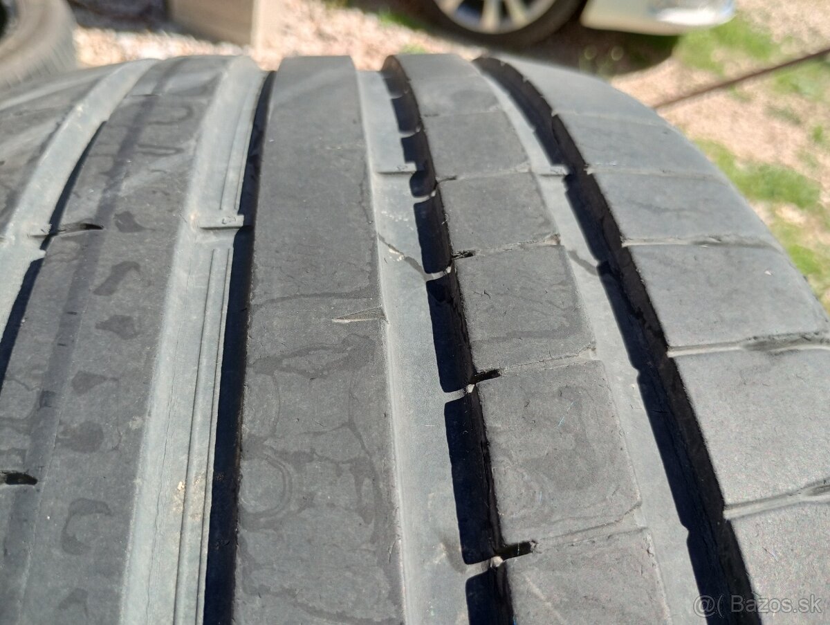 Predam 2ks pneu 215/40/r18 letne 89W Dunlop