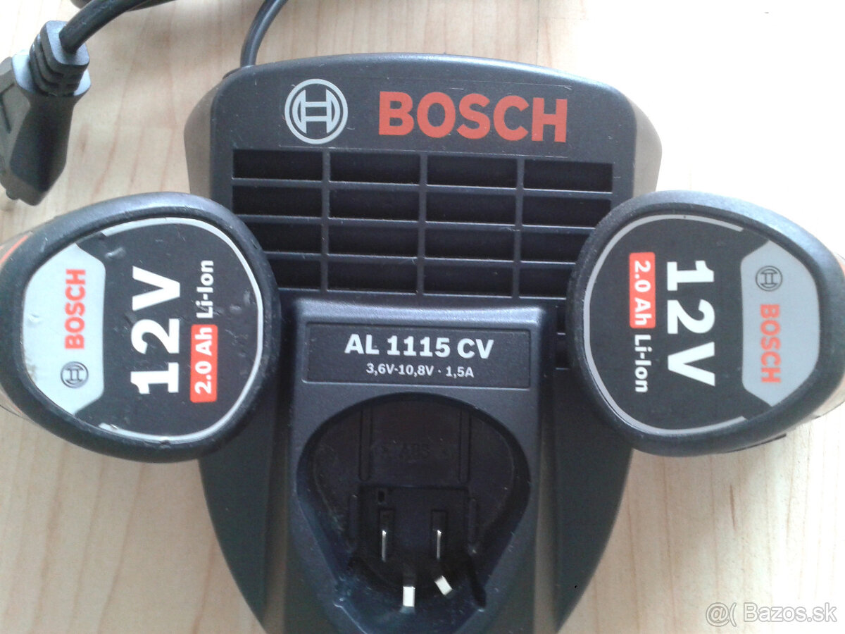 Bosch nabijacka + 2 baterky