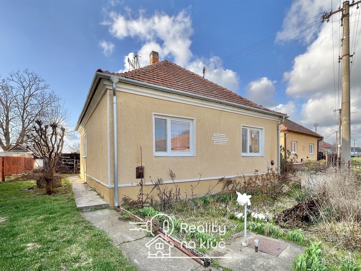 Na predaj 3-izbový rodinný dom v obci Strekov