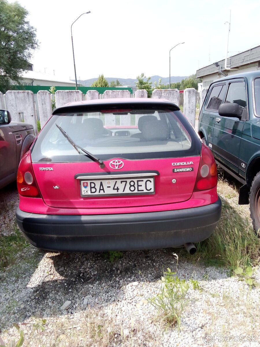 Toyota Corolla 1,4 STD, r.v. 1998