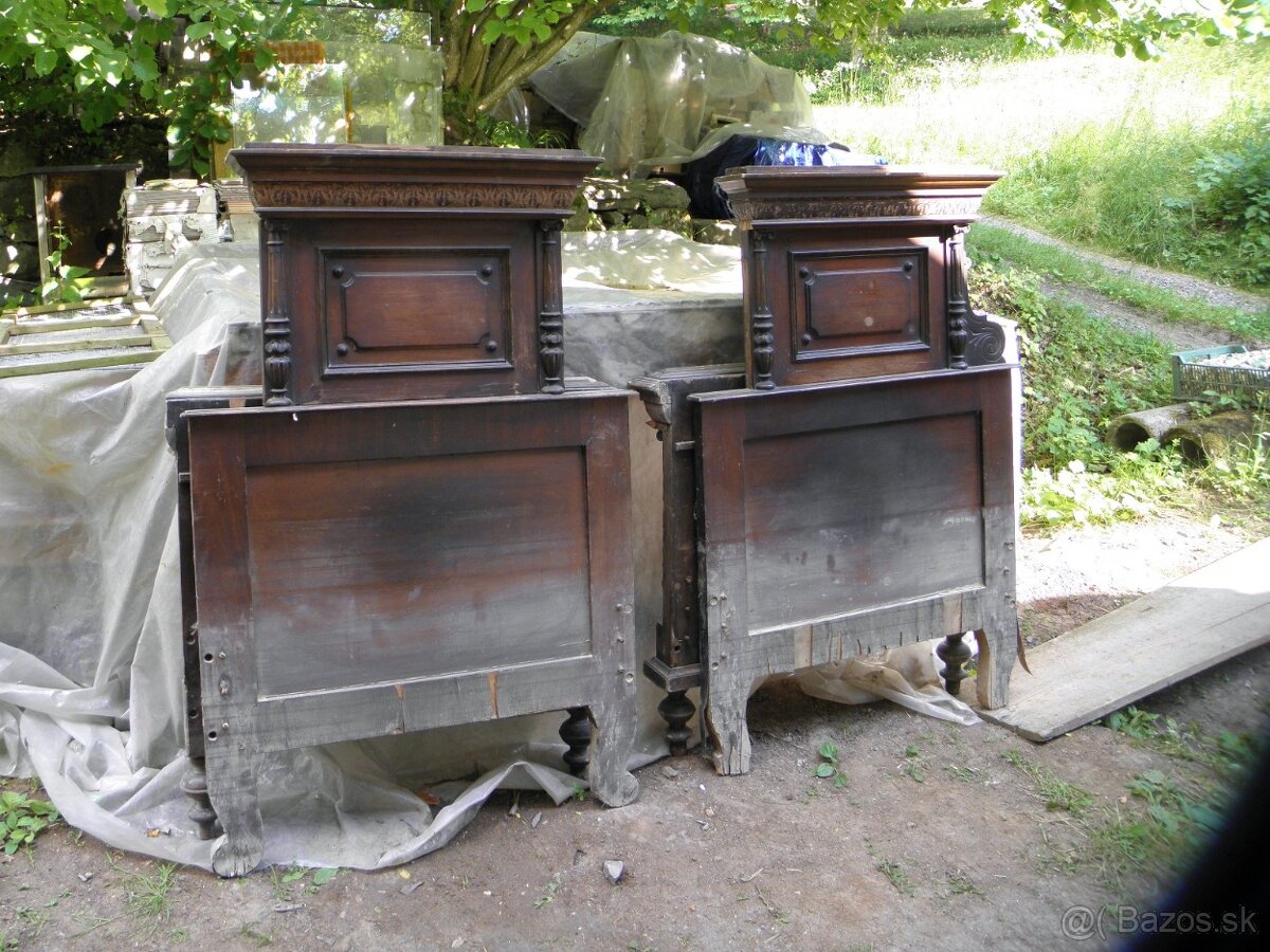 Starozitna postel