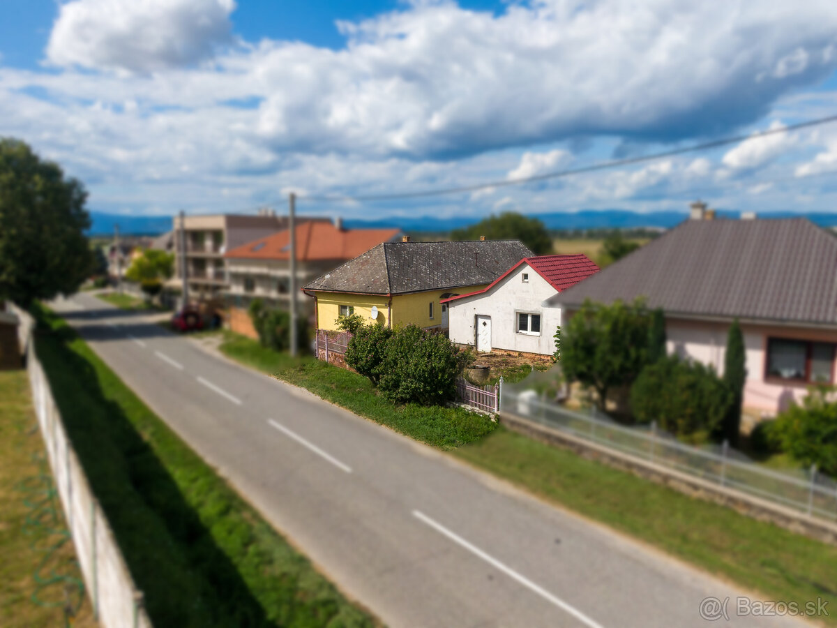 2 rodinné domy s priestranným pozemkom a potenciálom | Buzic