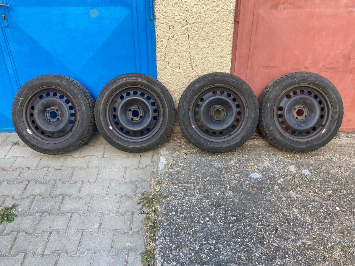 disky plechové s pneumatikami Renault