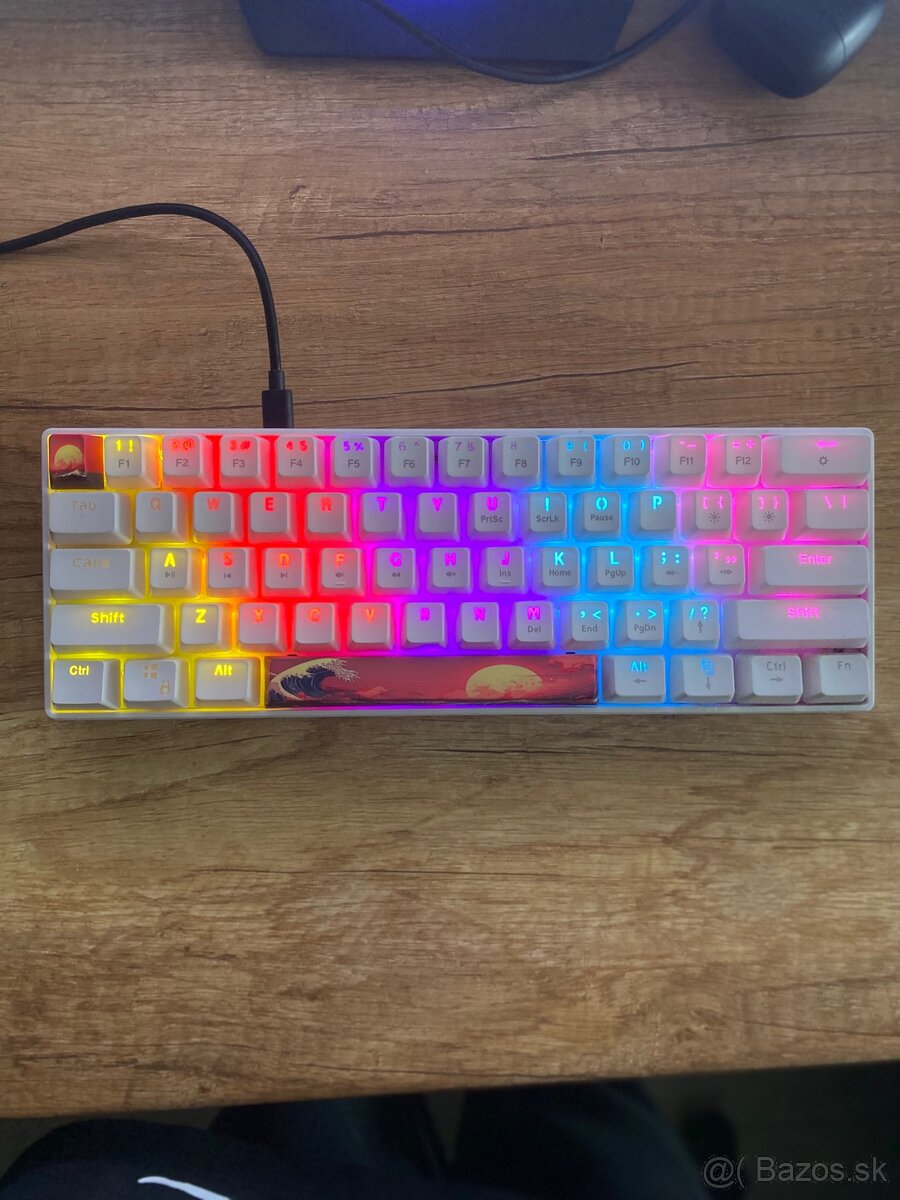 Predam herne mechanicke klavesnice