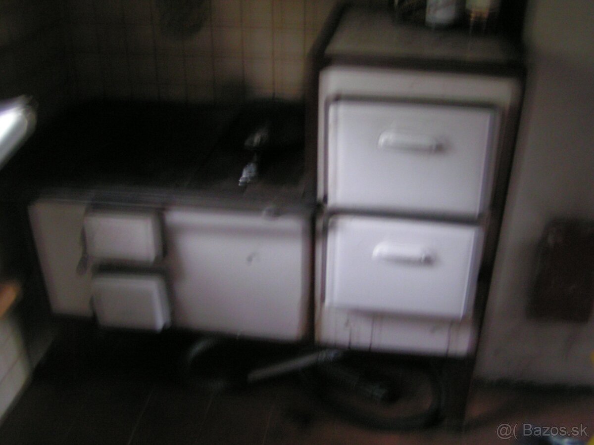 Starý kuchynský sporák