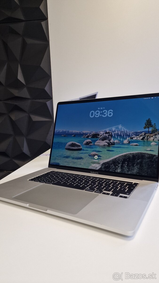 MacBook Pro 16