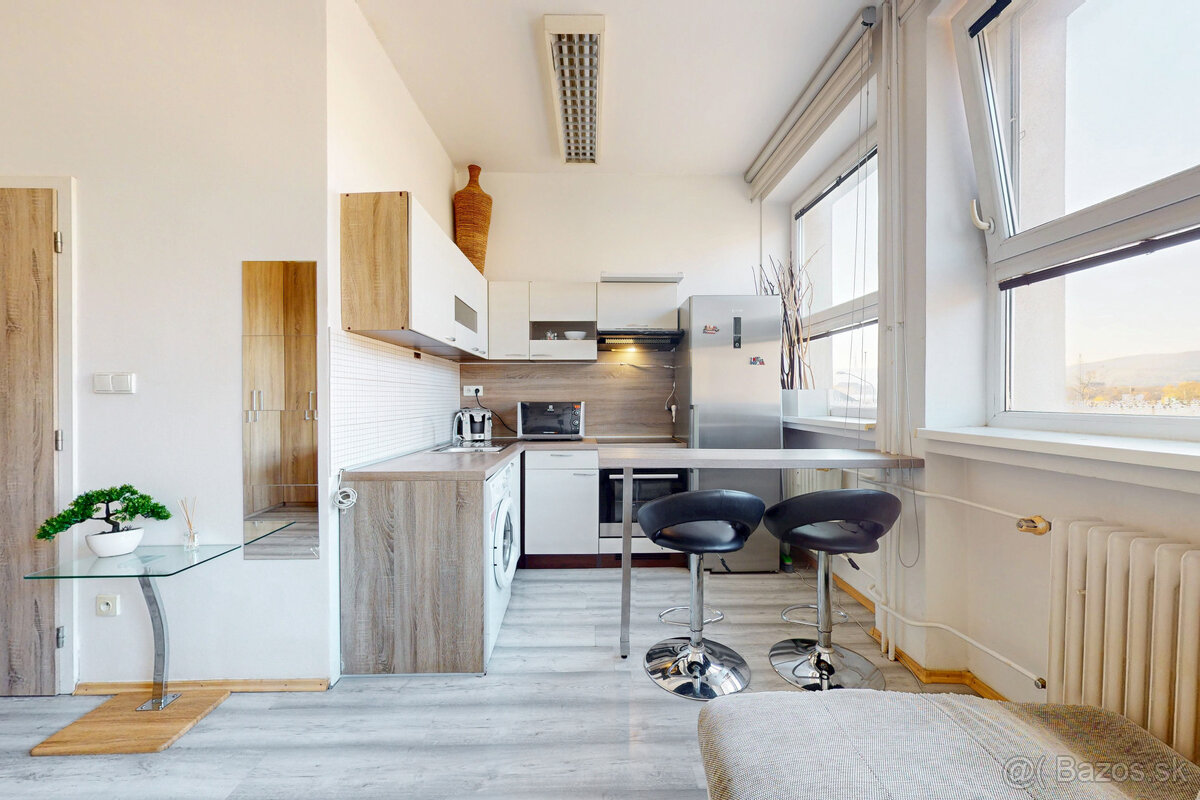 Predaj - moderne zariadená garzónka – Stará Vajnorská BA III