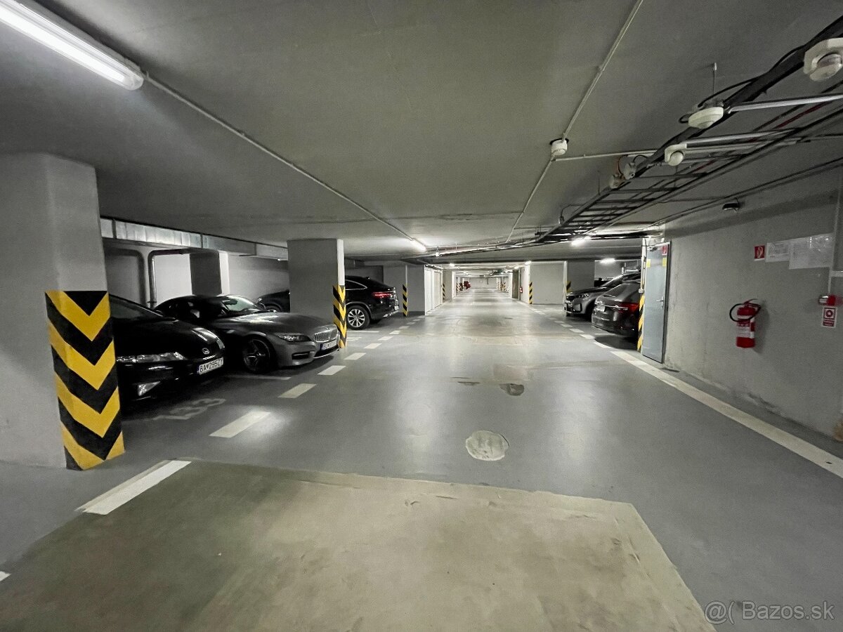 Na predaj garážové státie dom Rustica, Saratovská