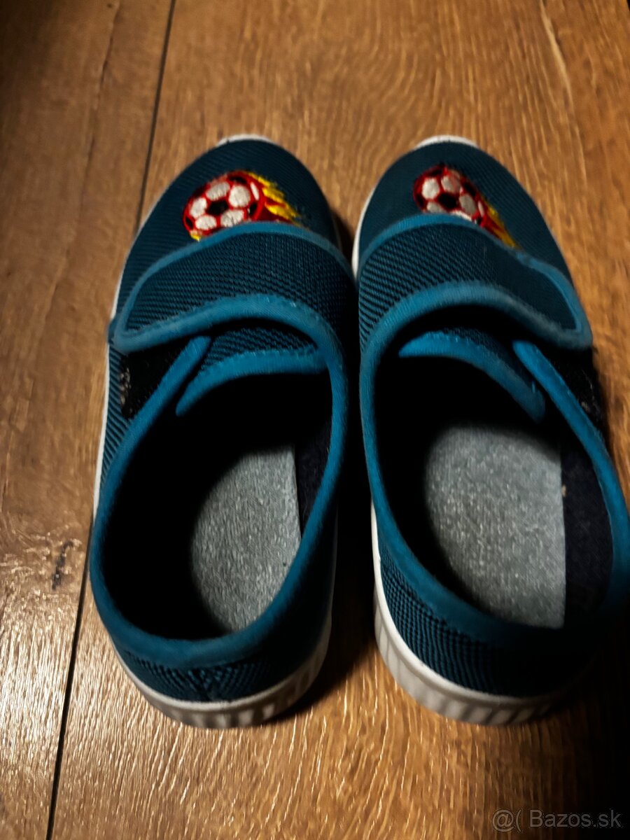 Papučky takmer nenosené velk 26