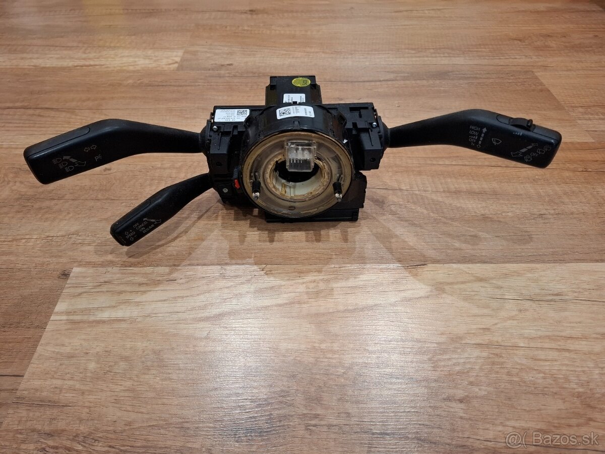 Podvolantova jednotka VW Passat B6