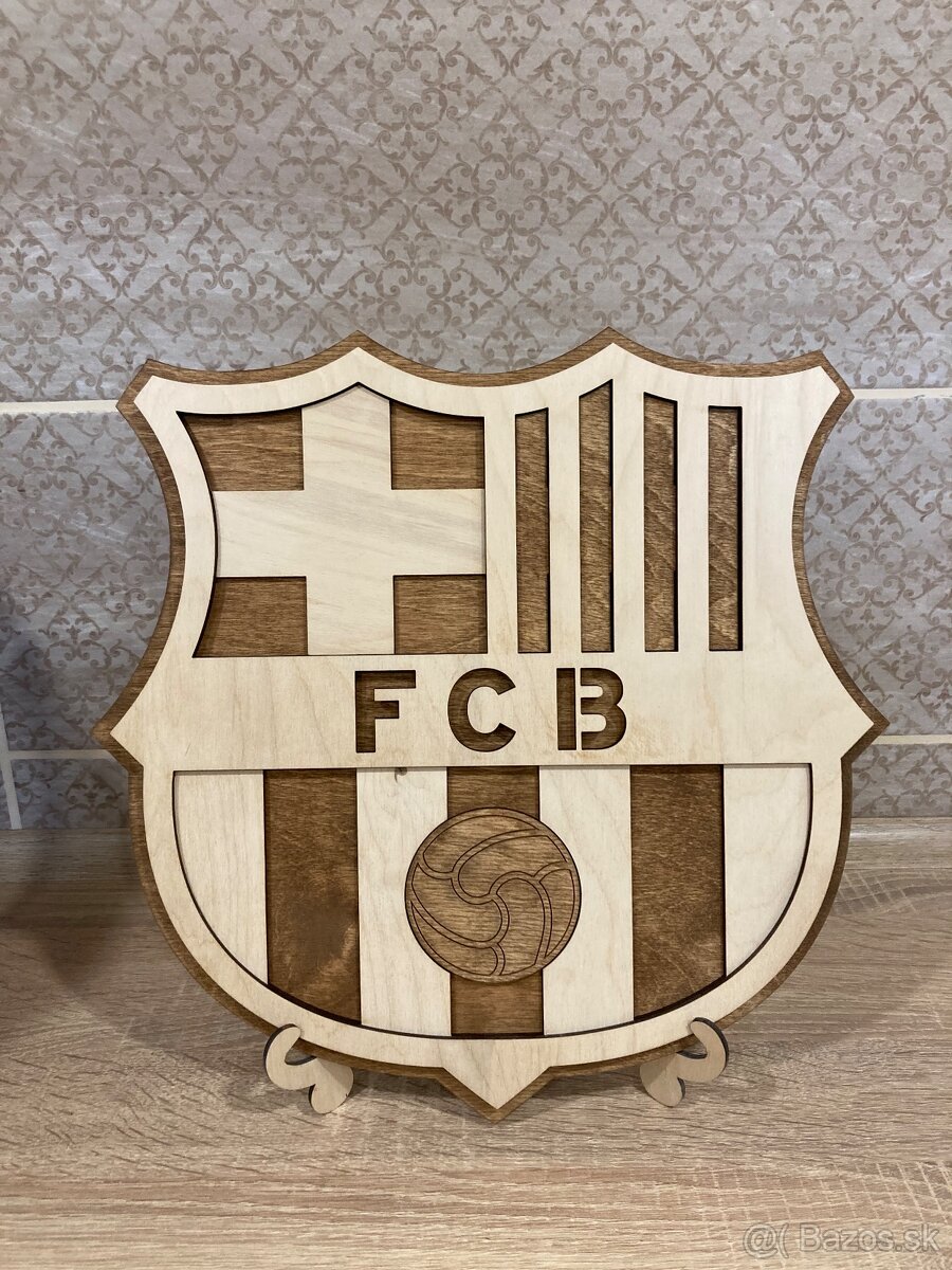Predam drevené futbalové logo