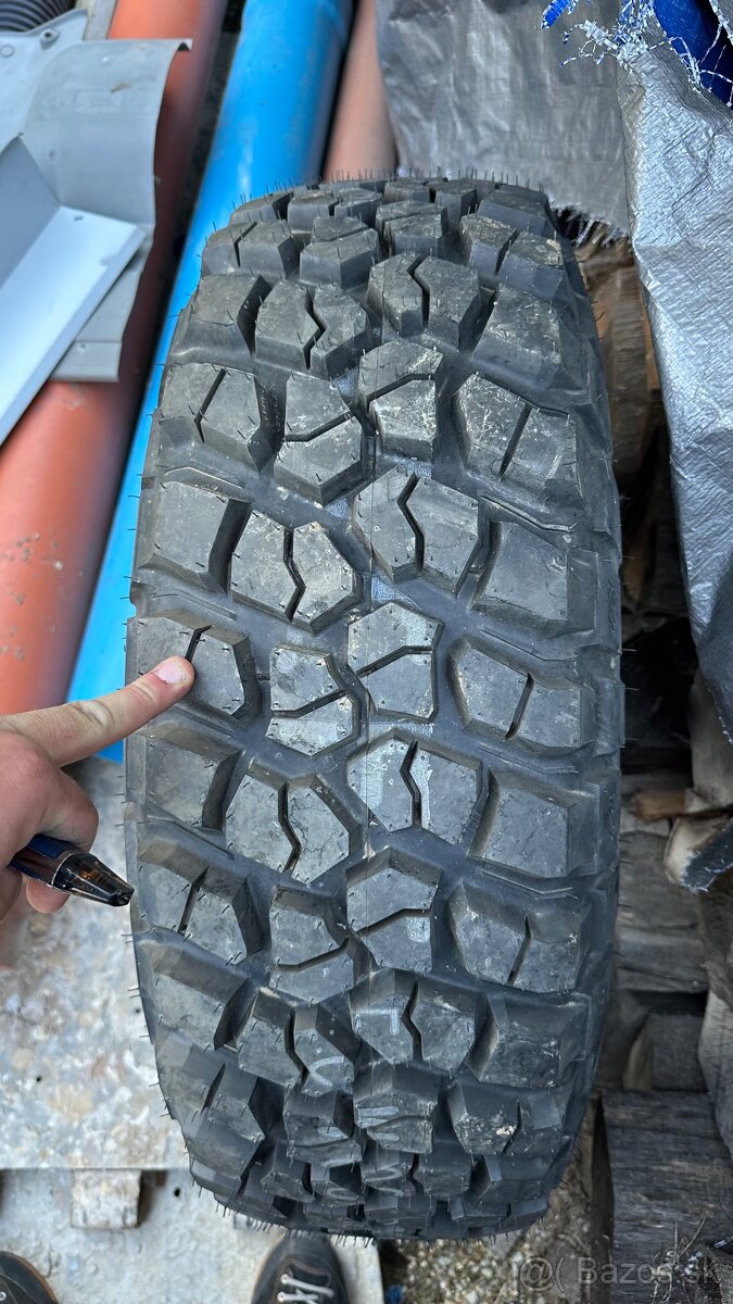 31x10.5 r15 BfGoodrich