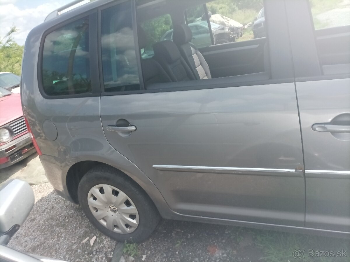 Pravé zadné dvere Touran LD7S