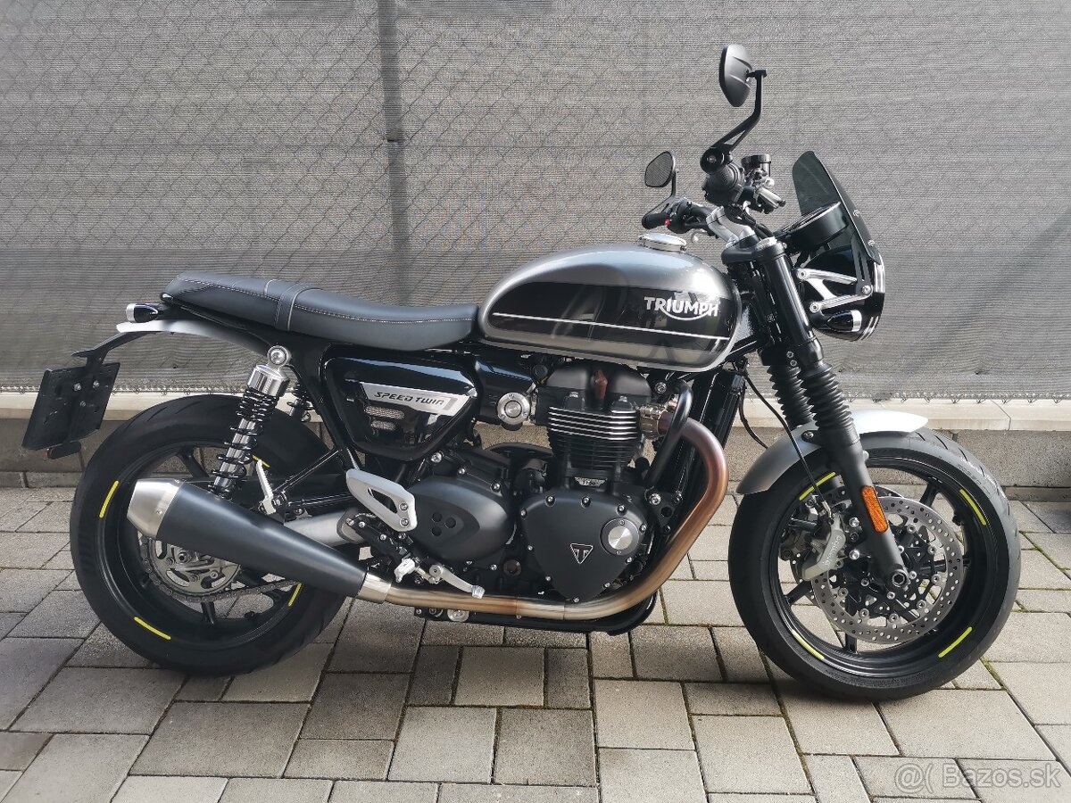 TRIUMPH SPEED TWIN 1200 silver/grey