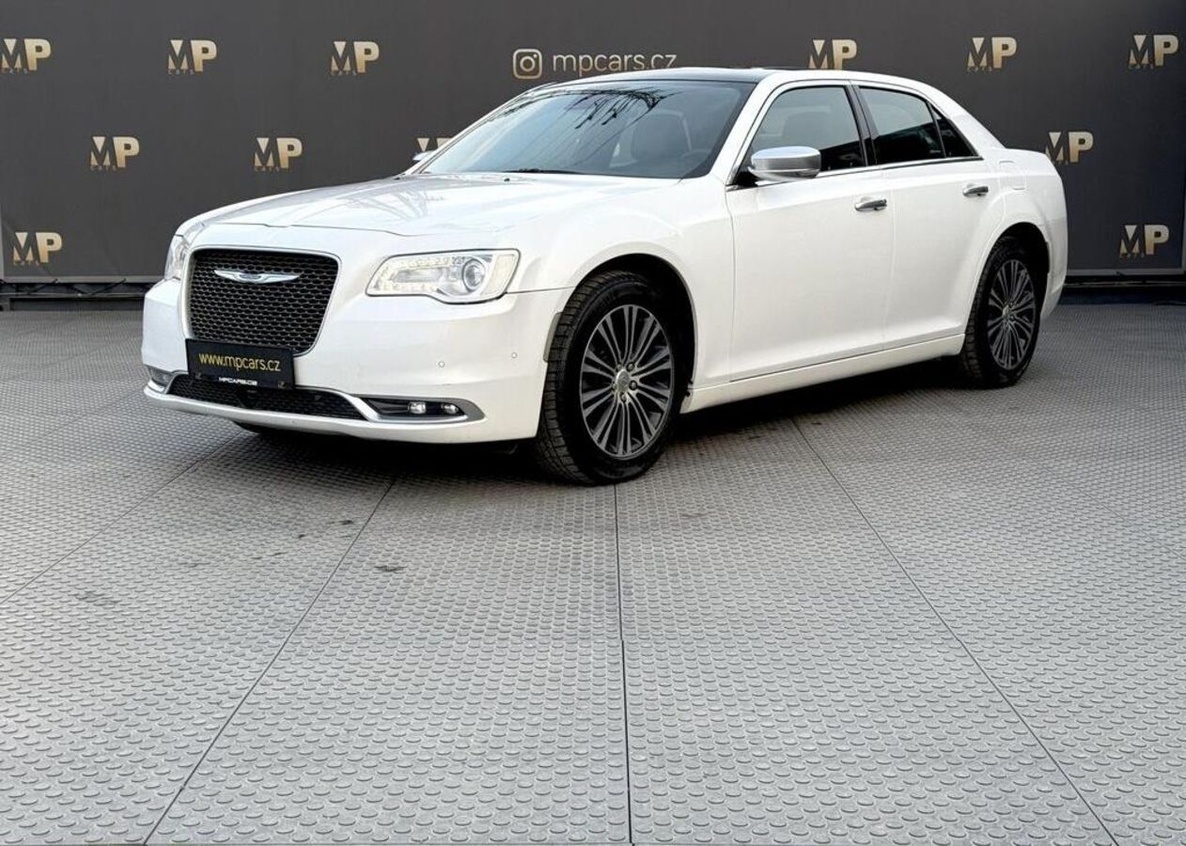Chrysler 300C Platinum, AWD, Top automat 218 kw 2016