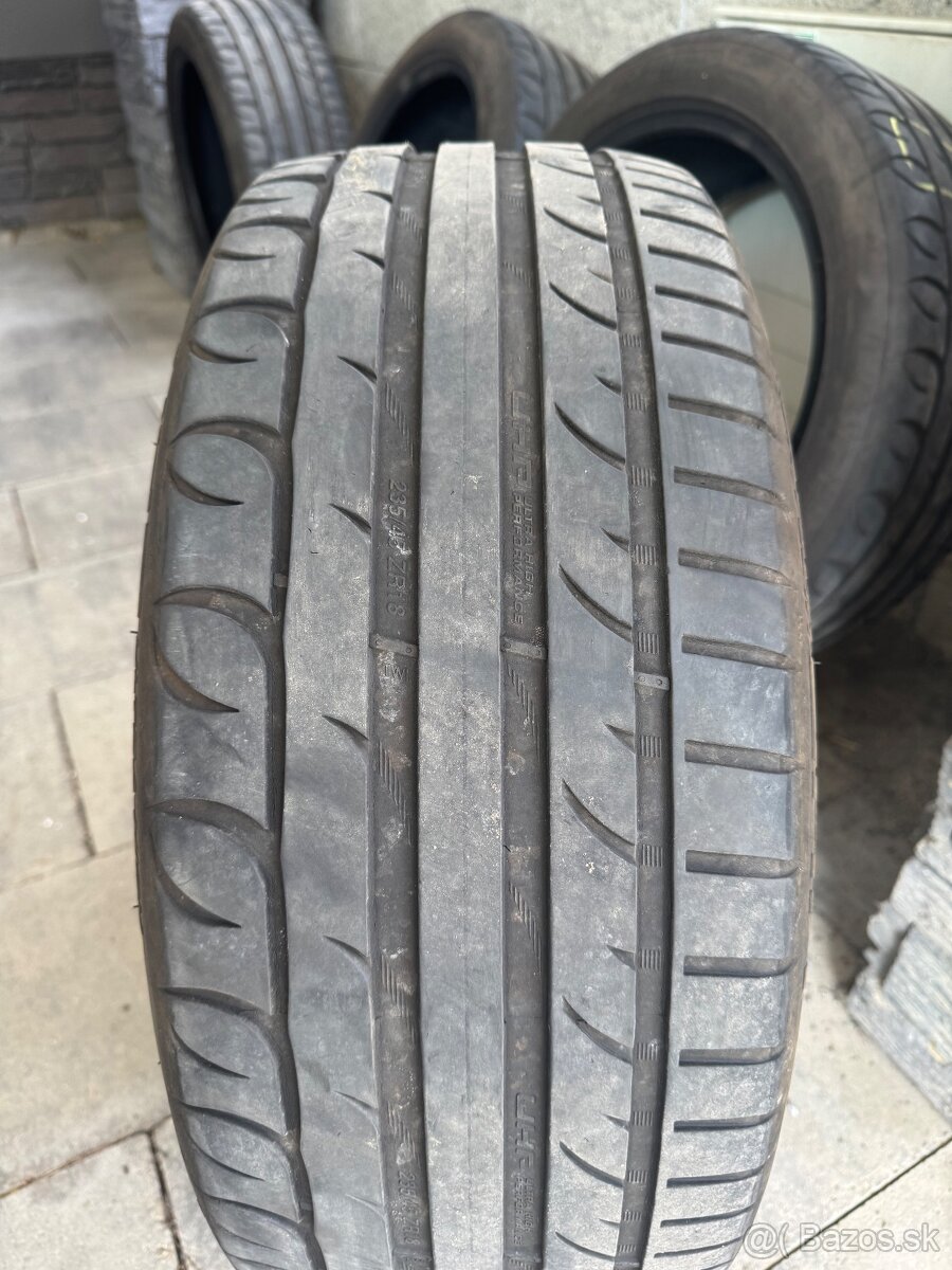 Letné pneumatiky 235/45/18 98W