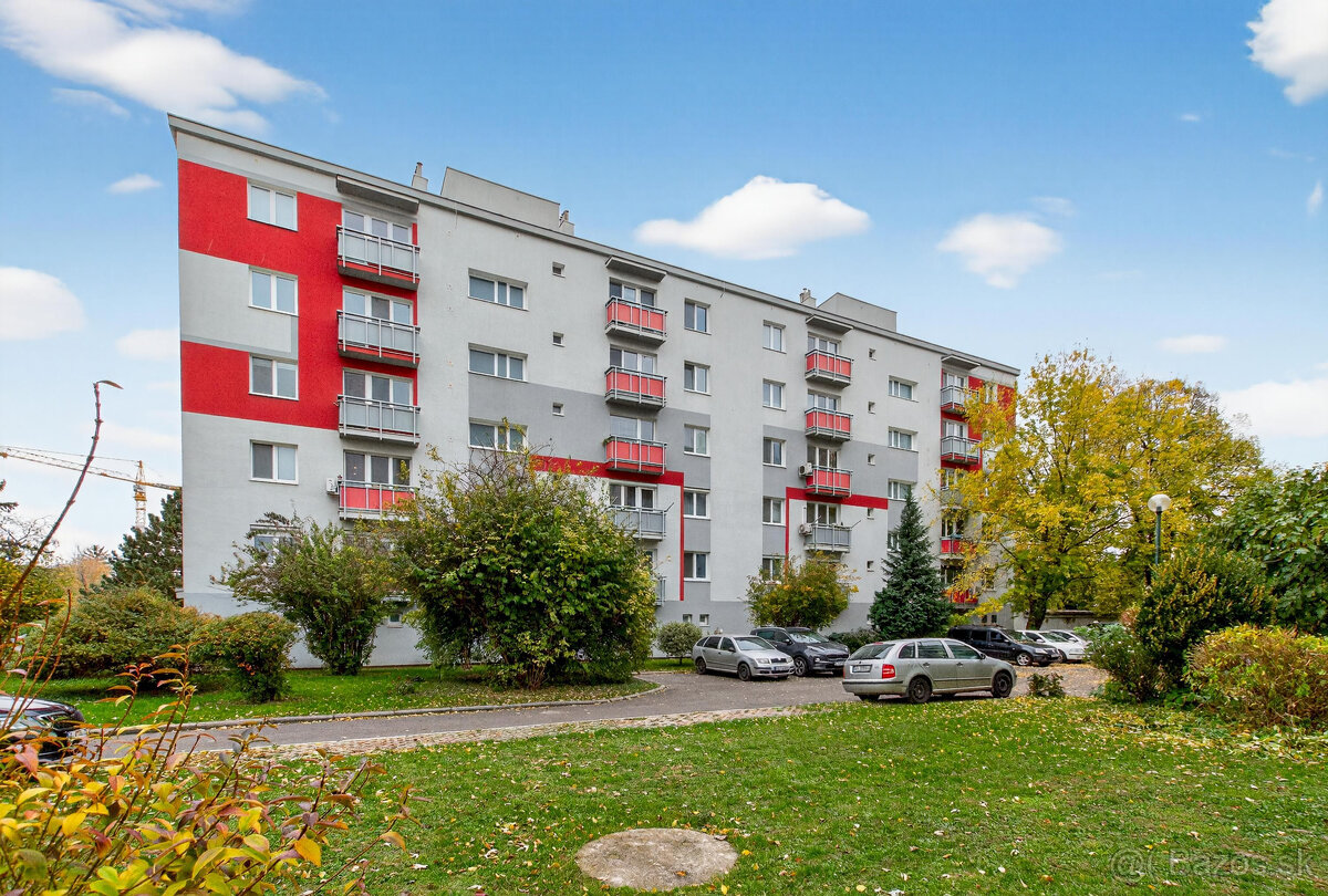 Predaj 3-izbového bytu s loggiou a balkónom – Vietnamská uli