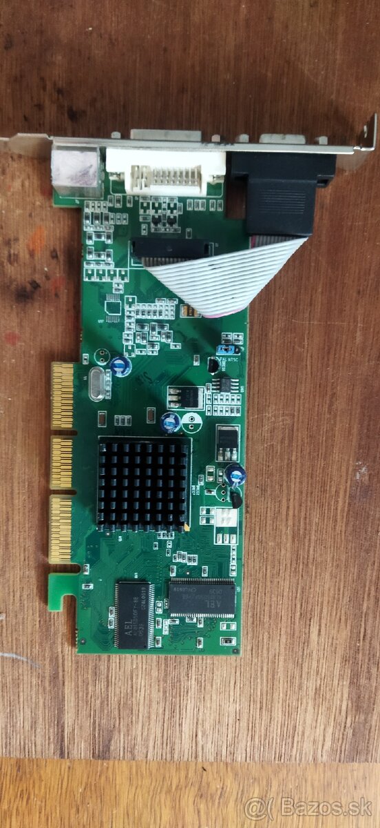 Sapphire Radeon 7000 64mb 64bit ddr