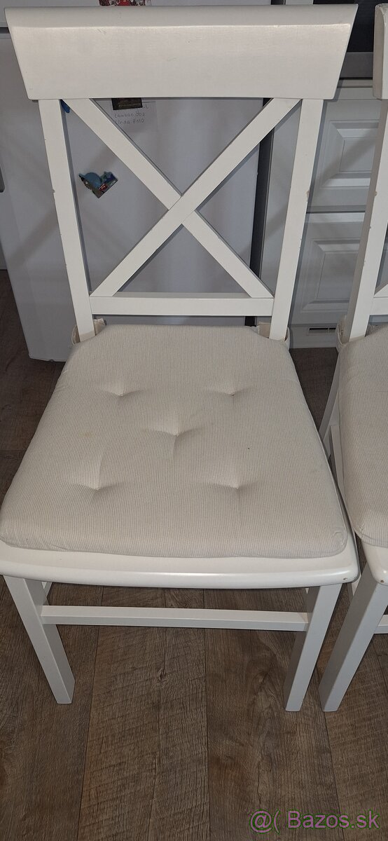 Jedálenská stolička