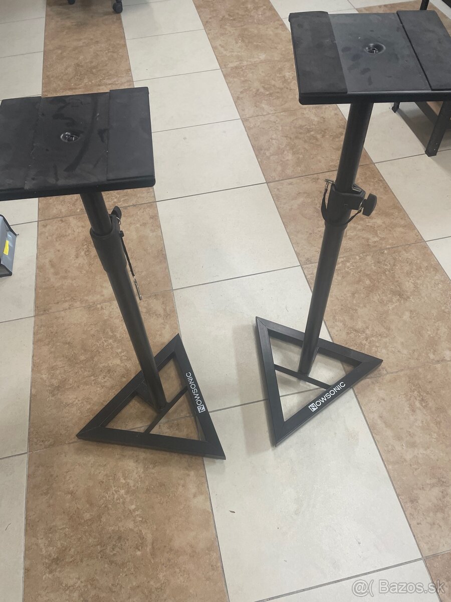 Stojan na štúdiový monitor