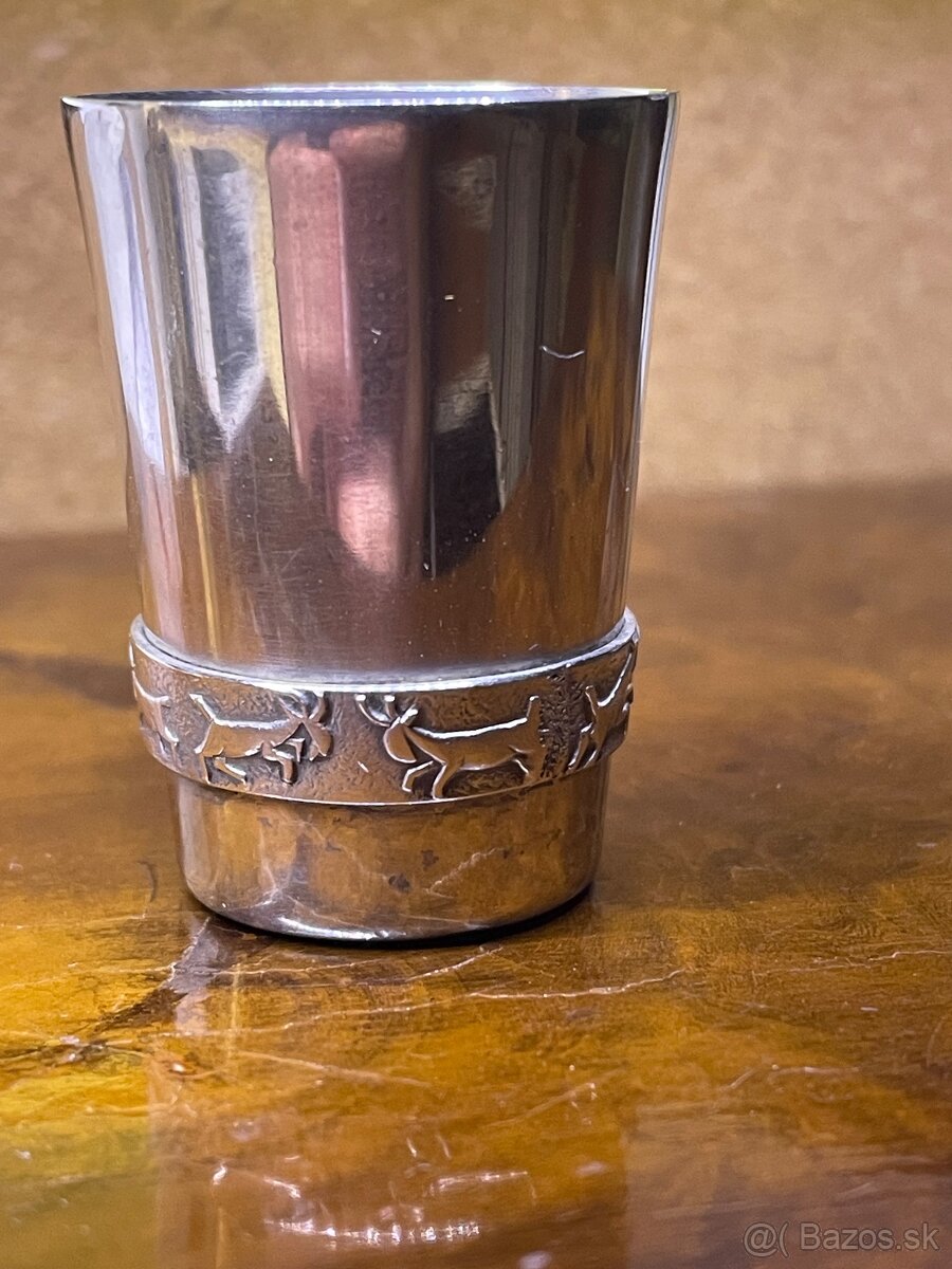 starozitny strieborný pohárik