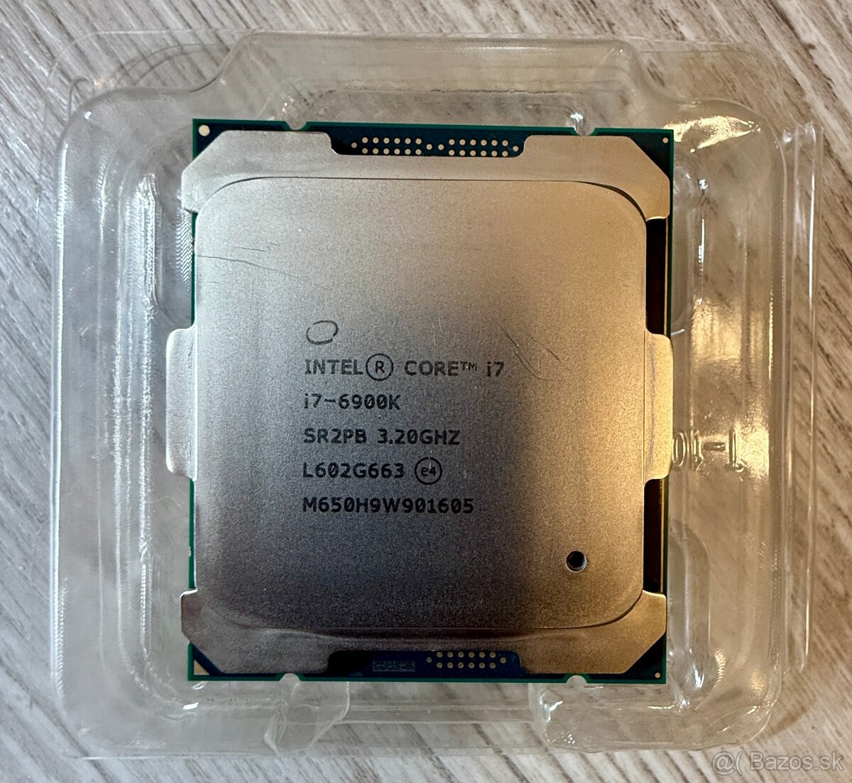 Intel® Core™ i7-6900K v 100% stave