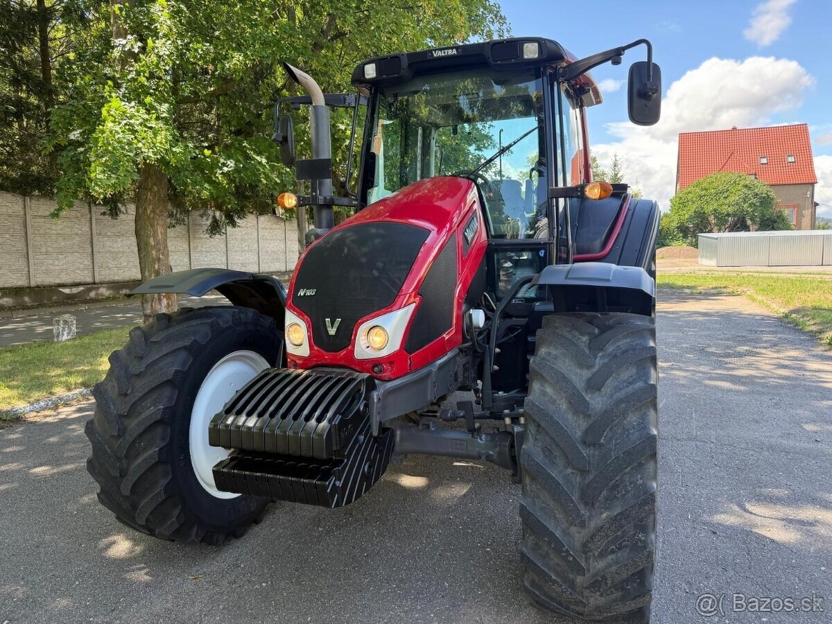 Zemědělský traktor Valtra N103. Výkon 110 koní. Rok výroby 2