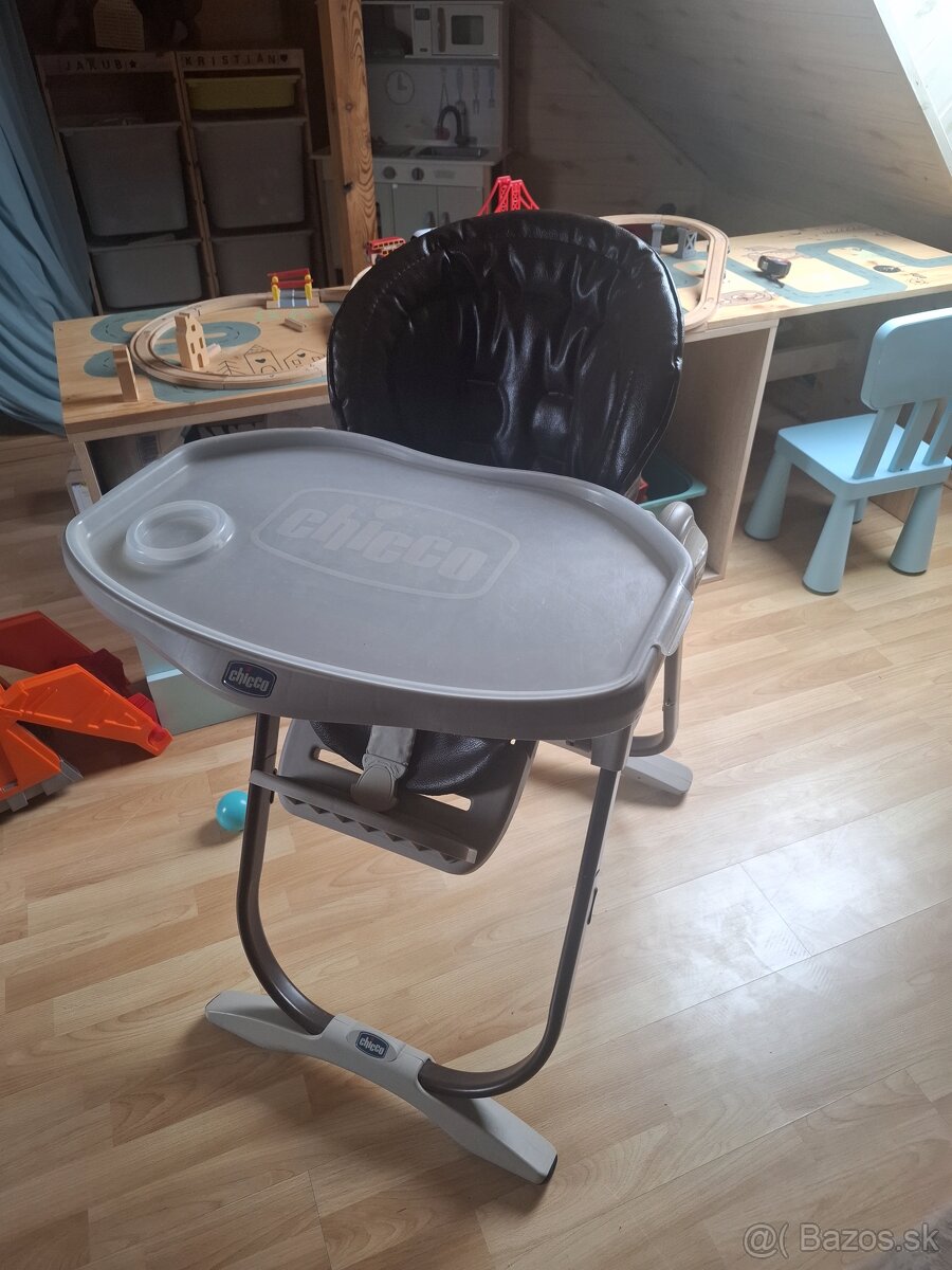 Jedálenská stolička