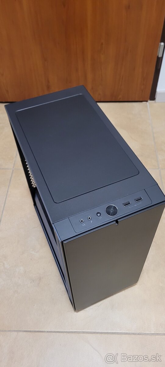 Predám Fractal Design Define C