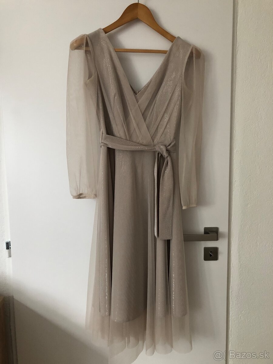 saty na ples svadbu stuzkovu