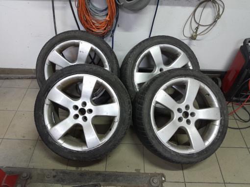 Predam kolesa z Audi A8 D3