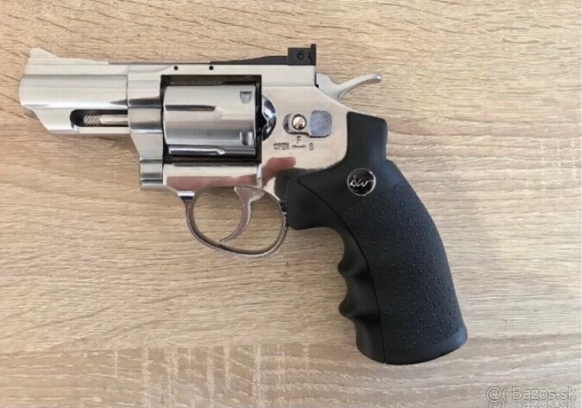 Vzduchový revolver CO2