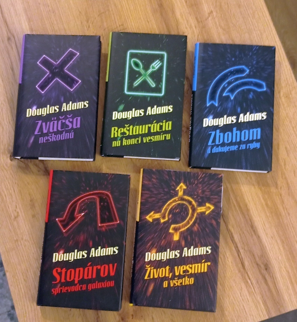 Stopárov sprievodca galaxiou - KOMPET