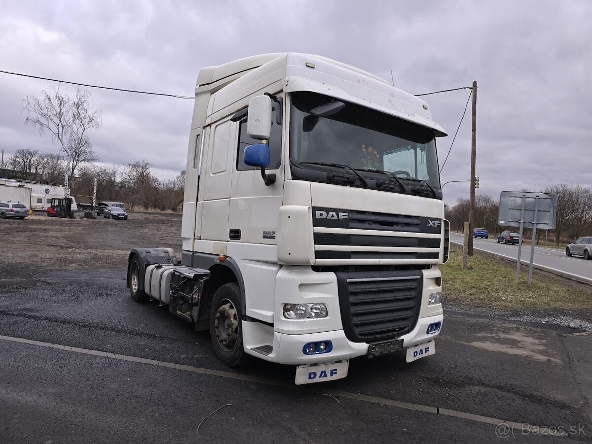 TAHAČ DAF XF 105.460 r.2011, EURO 5, MANUÁL,