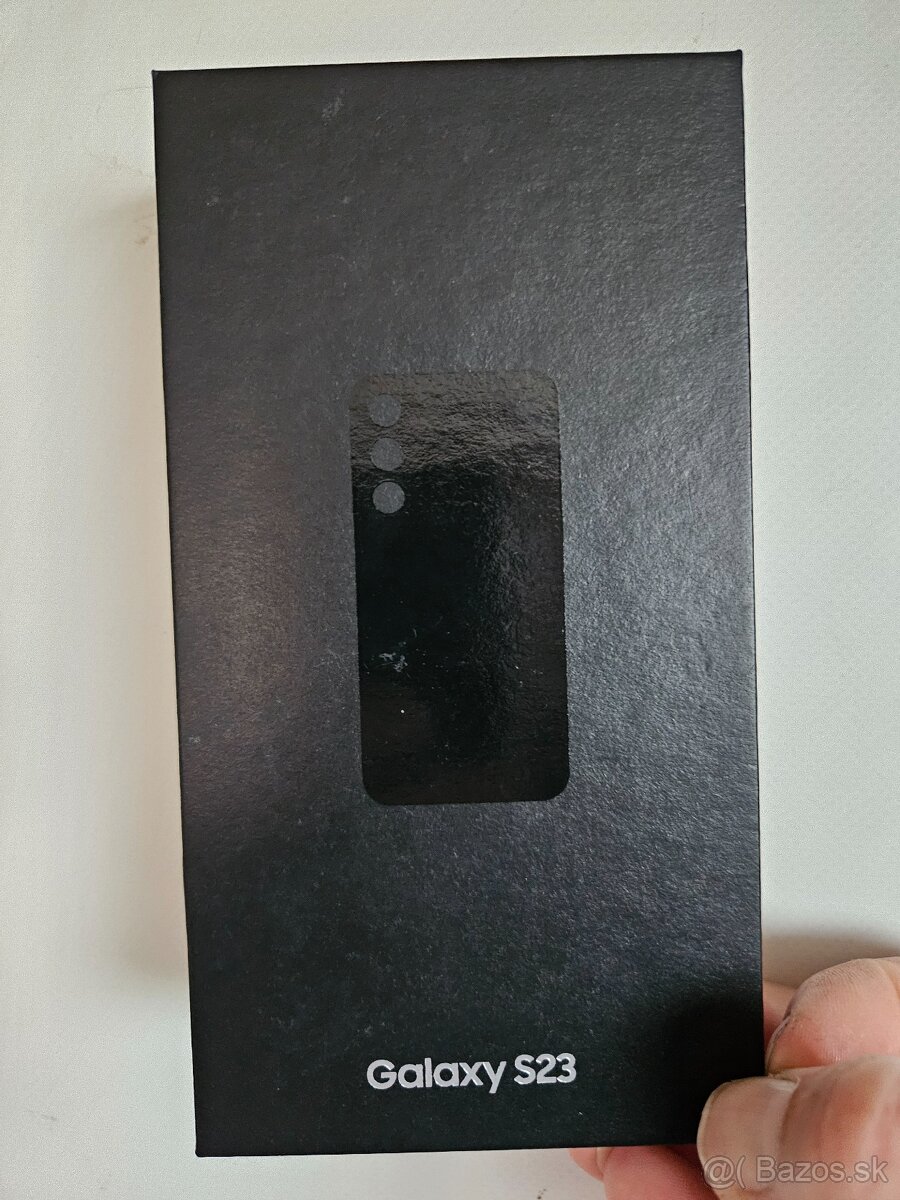 Predám Samsung Galaxy S23 256gb ešte v záruke rok a pol komp