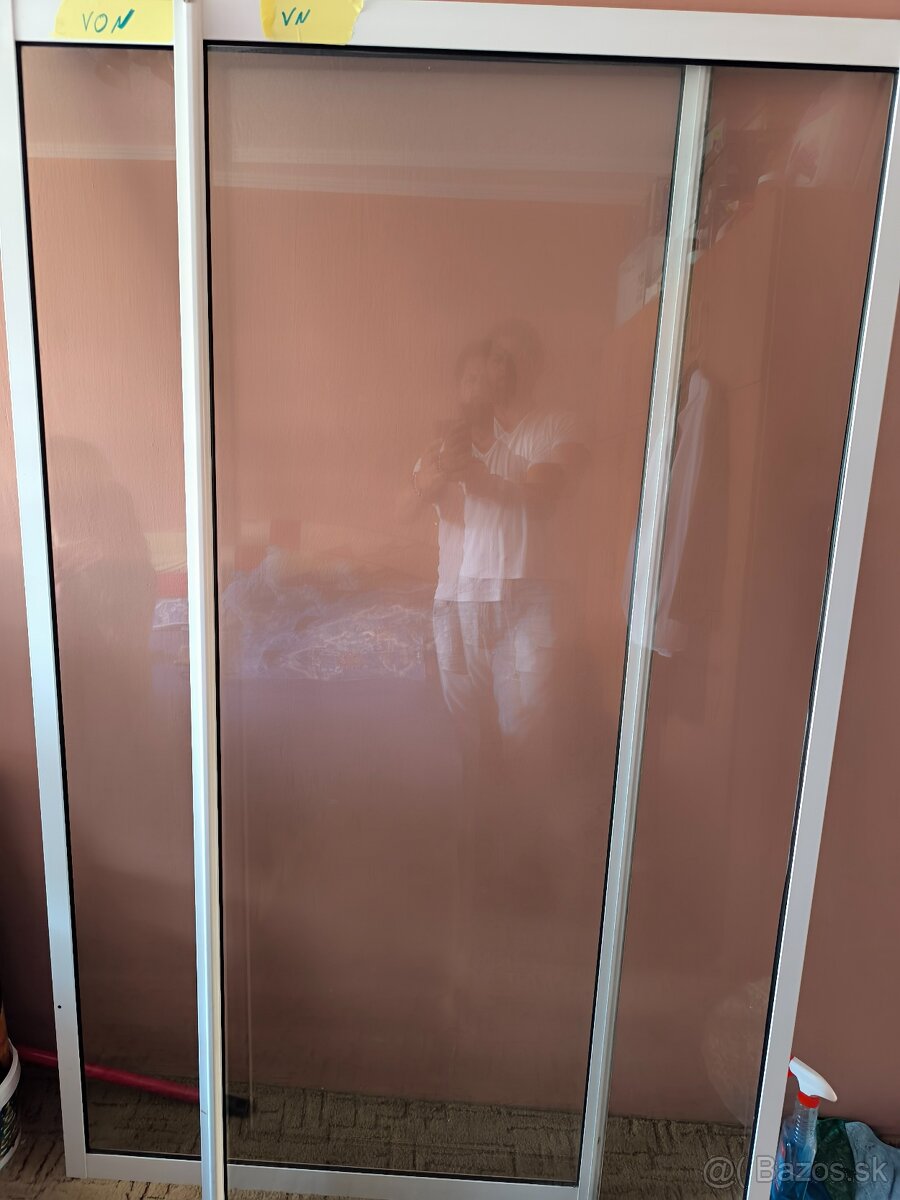Predám odsúvajúce plastove okno na balkon