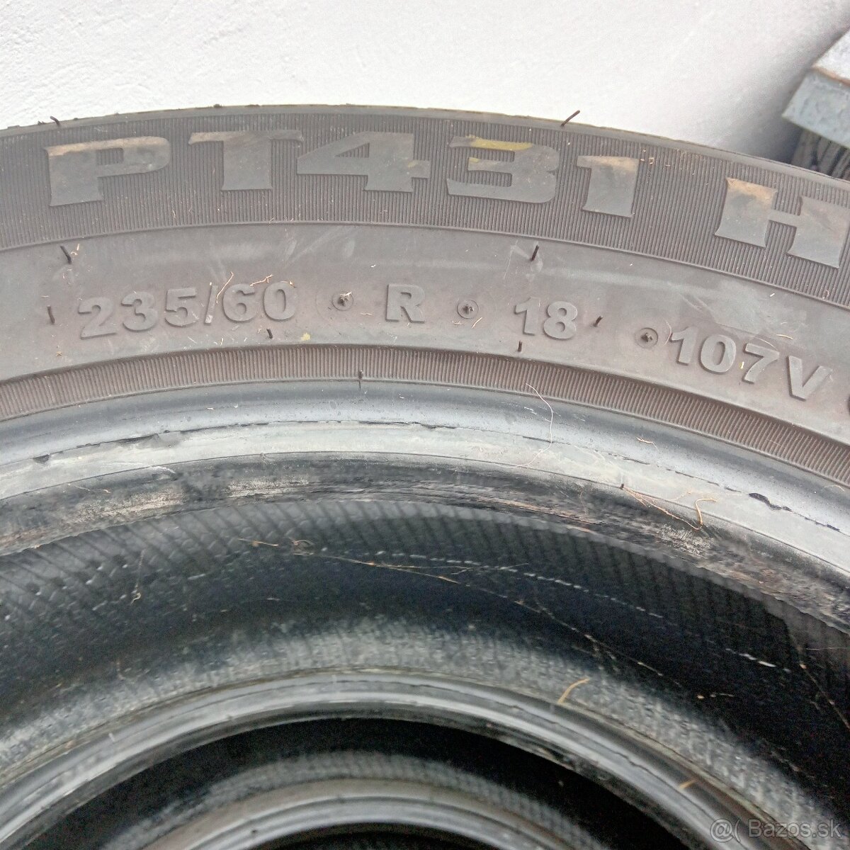 235/60 R18