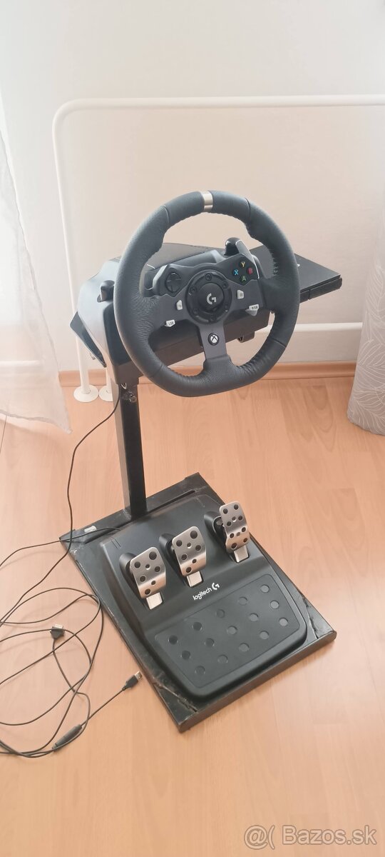 Logitech G920 volant, pedále, stojan