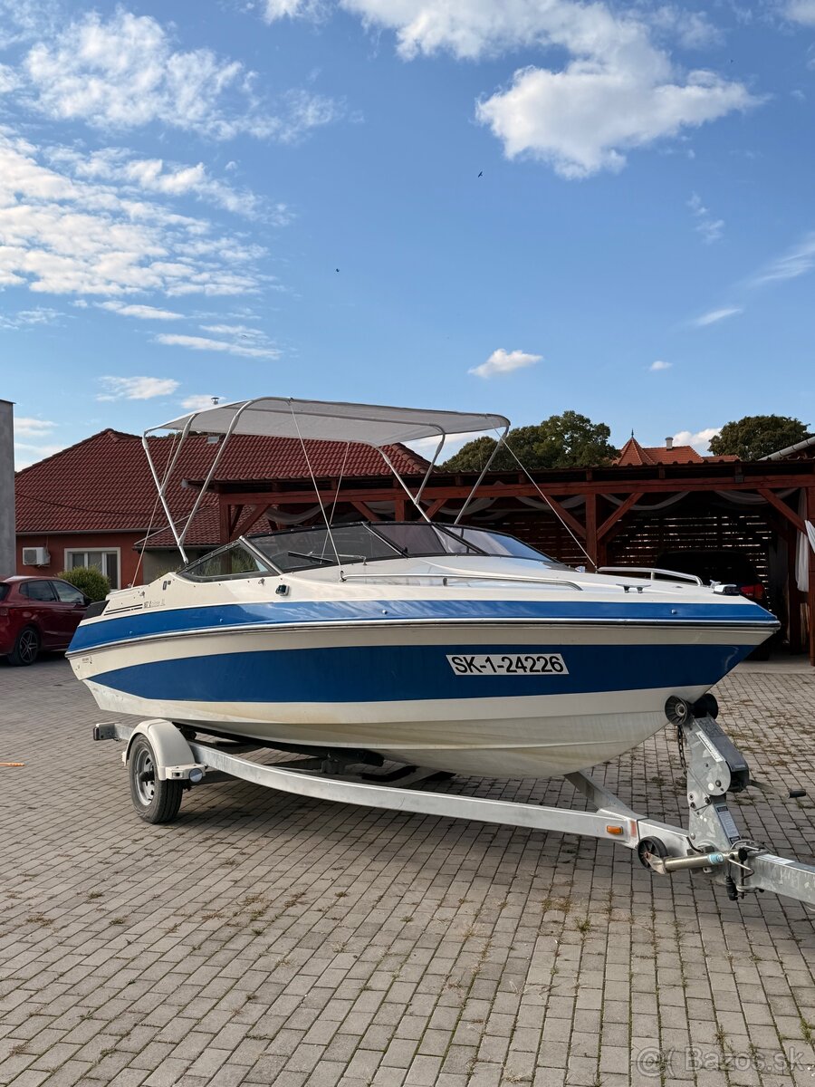 Motorový čln Wellcraft 187 Eclipse XL + prives
