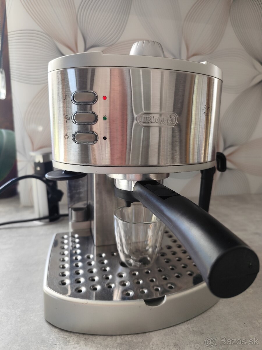 Kávovar Delonghi