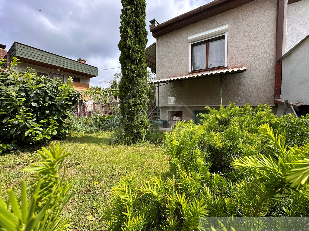 Letné dni ako stvorené pre oddych v prírode – útulná chatk