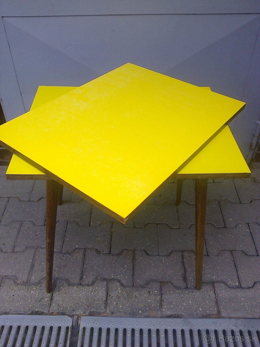 Skrinky, komoda, stolíky, stoličky......