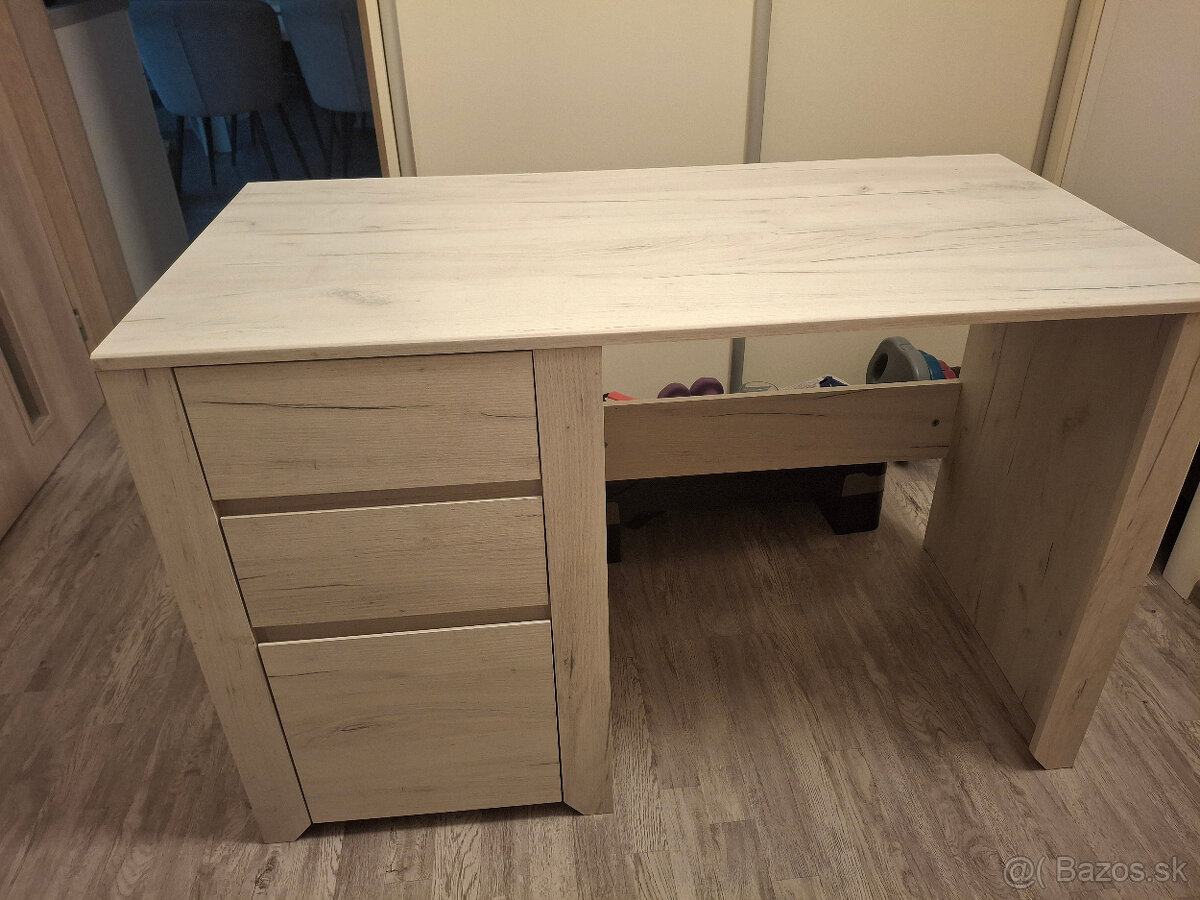 Detský písací stôl