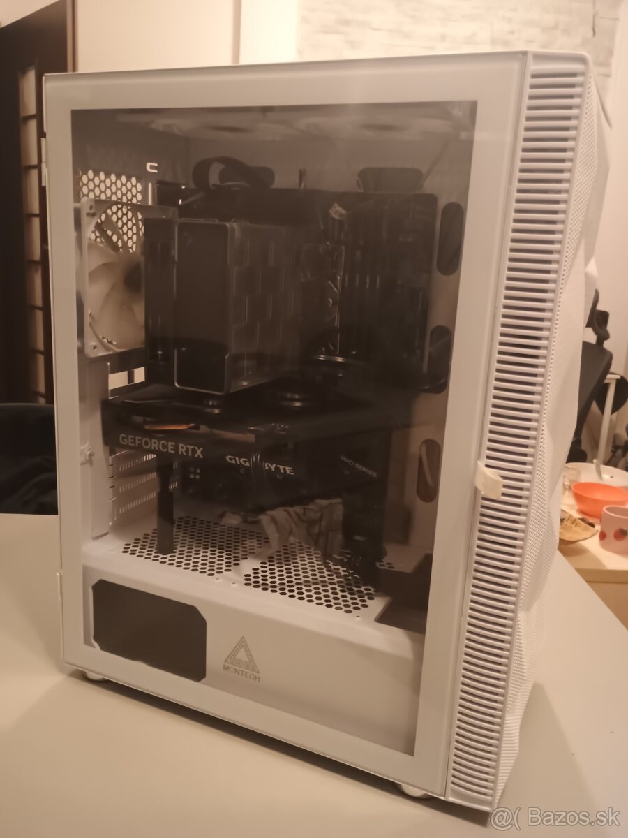 Herný PC – Ryzen 7 5700X3D + RTX 4060 – Výborný stav