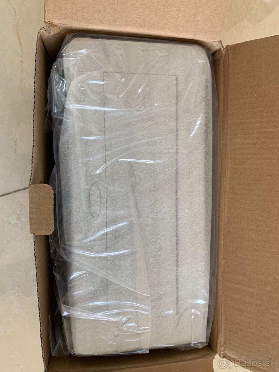 Výklopná dvoj zásuvka s usb