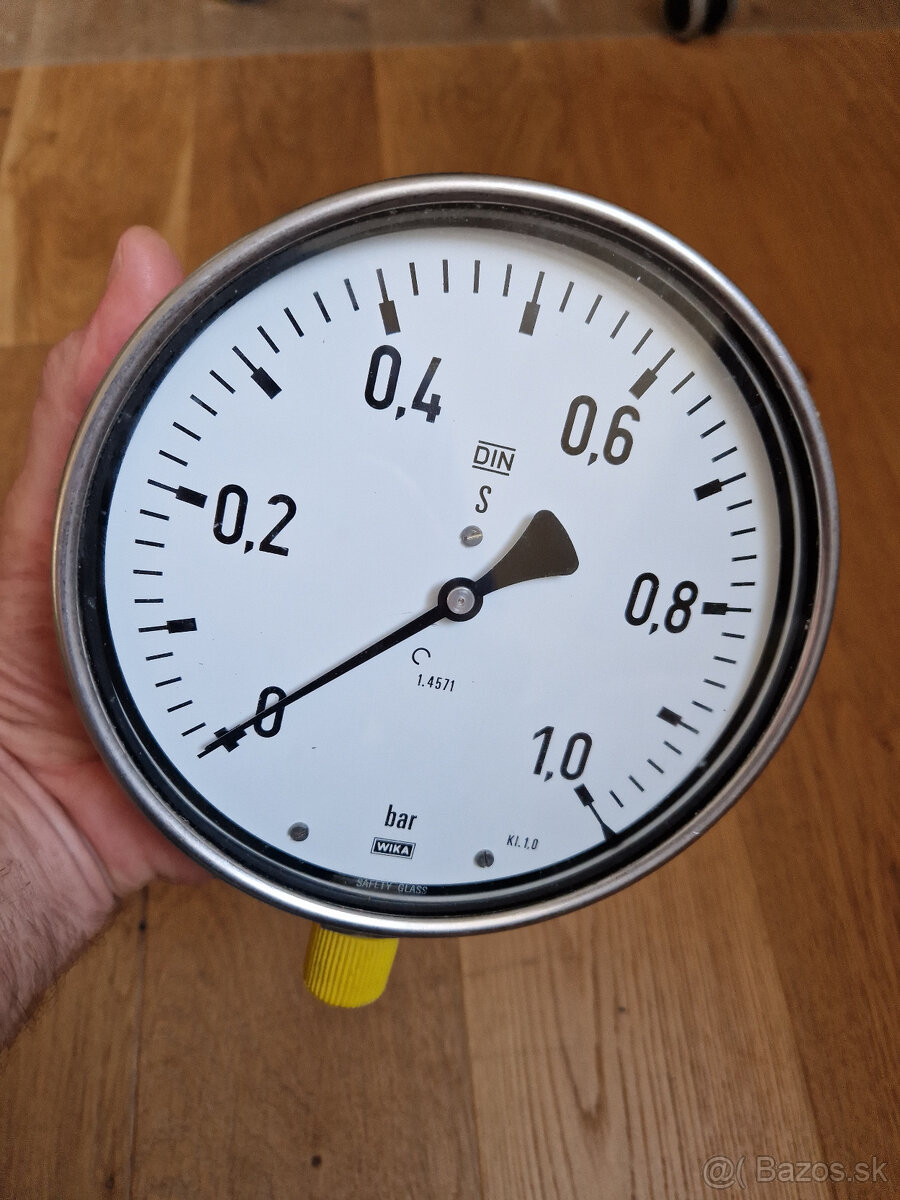 Barometer / merač tlaku 0-1 Bar WIKA s bezpečnostným sklom