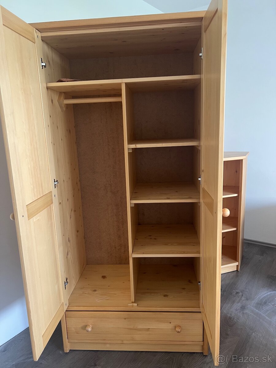 Skriňa masív