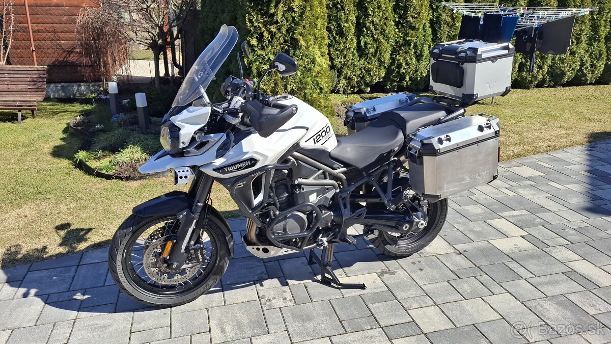 TRIUMPH TIGER 1200 XCX