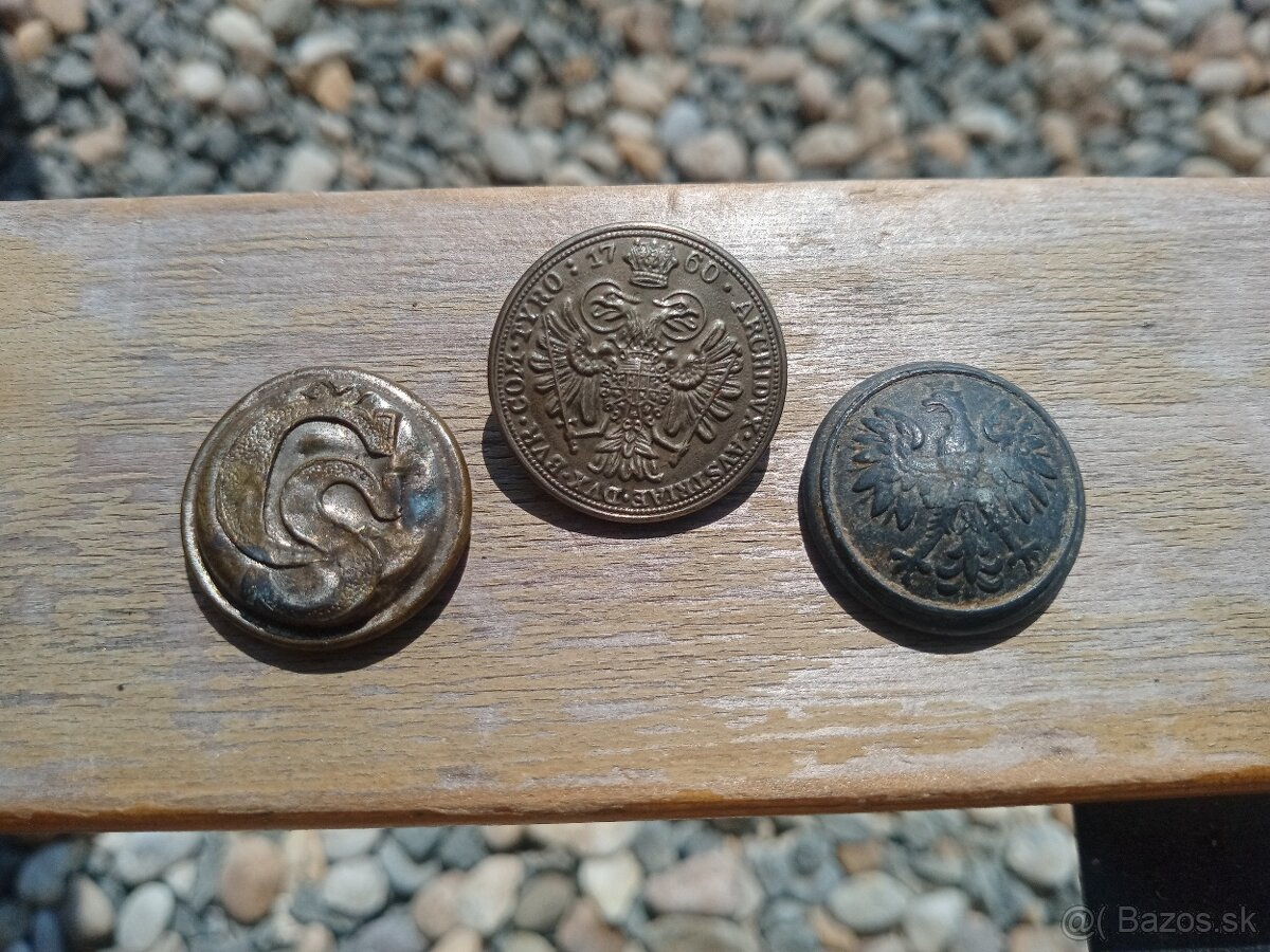 Gombíky Vojenské aj Toliar 1760